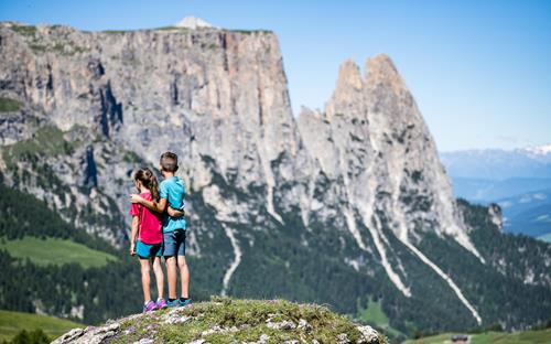 Family holiday South Tyrol - Hiking with kids Seiser Alm Dolomites