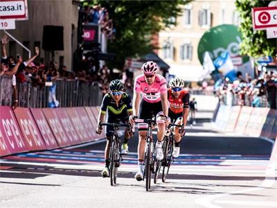 Giro d'Italia 2024: Intermediate stage with stand in Völs am Schlern